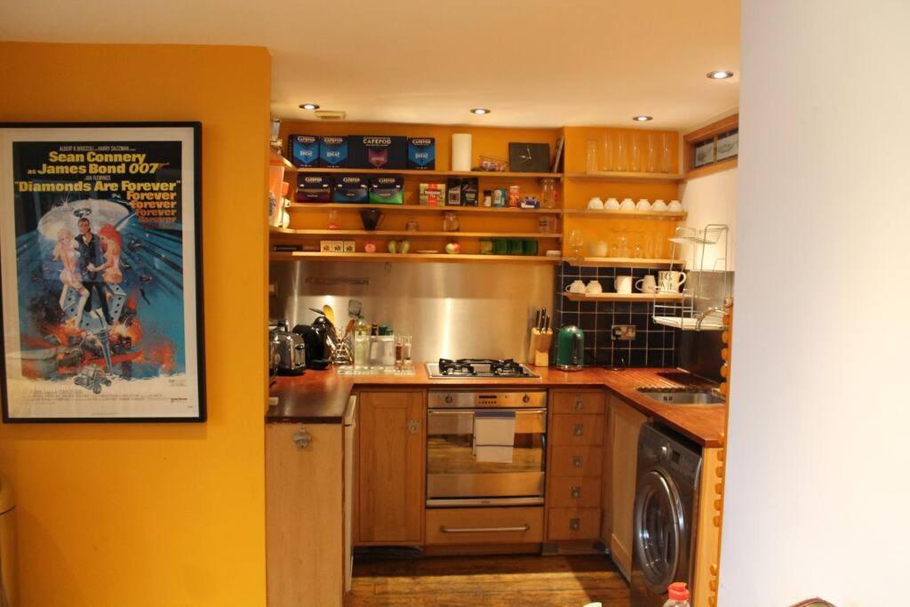 Appartamento Artistic And Soulful Carnaby Street Movie Pad
