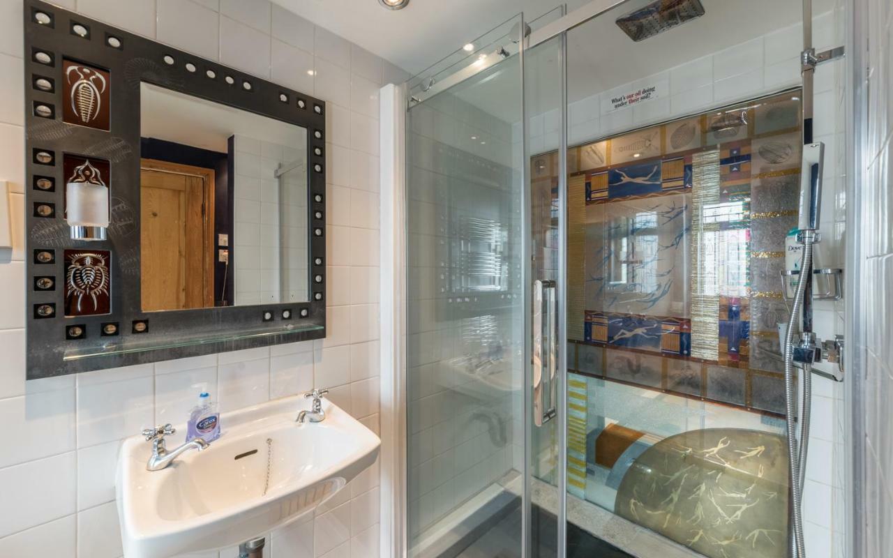 Artistic And Soulful Carnaby Street Movie Pad Appartamento Londra